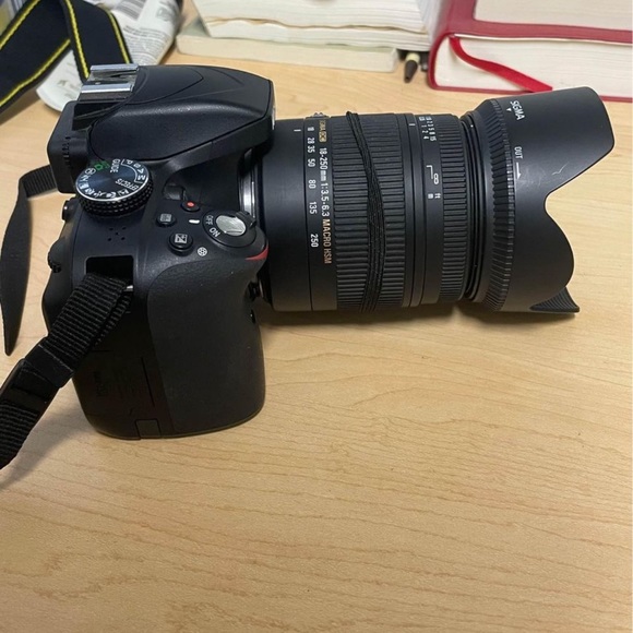 Nikon D3300 with Sigma Zoom 18-250mm lens - Picture 5 of 6